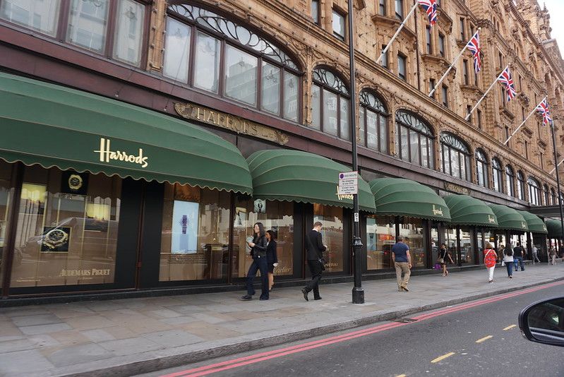 Harrods se lance dans la location de vêtements