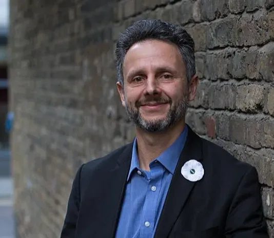 Nicolas Hatton, conseiller des Français de l'étranger, demande une pause dans la réforme des retraites pour renouer le dialogue social