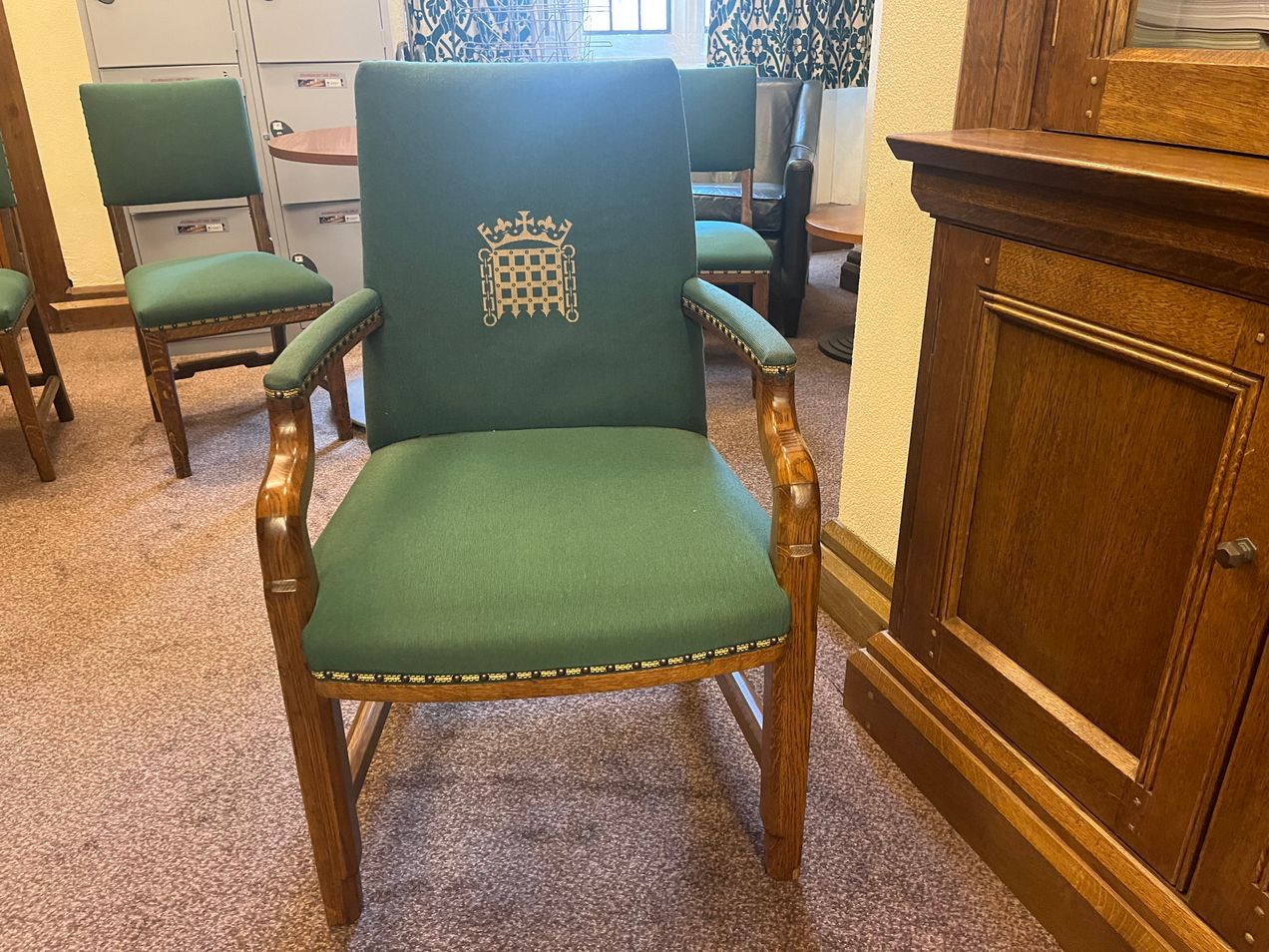 Lindsay Hoyle le "Speaker" du parlement et l’assise du Pouvoir