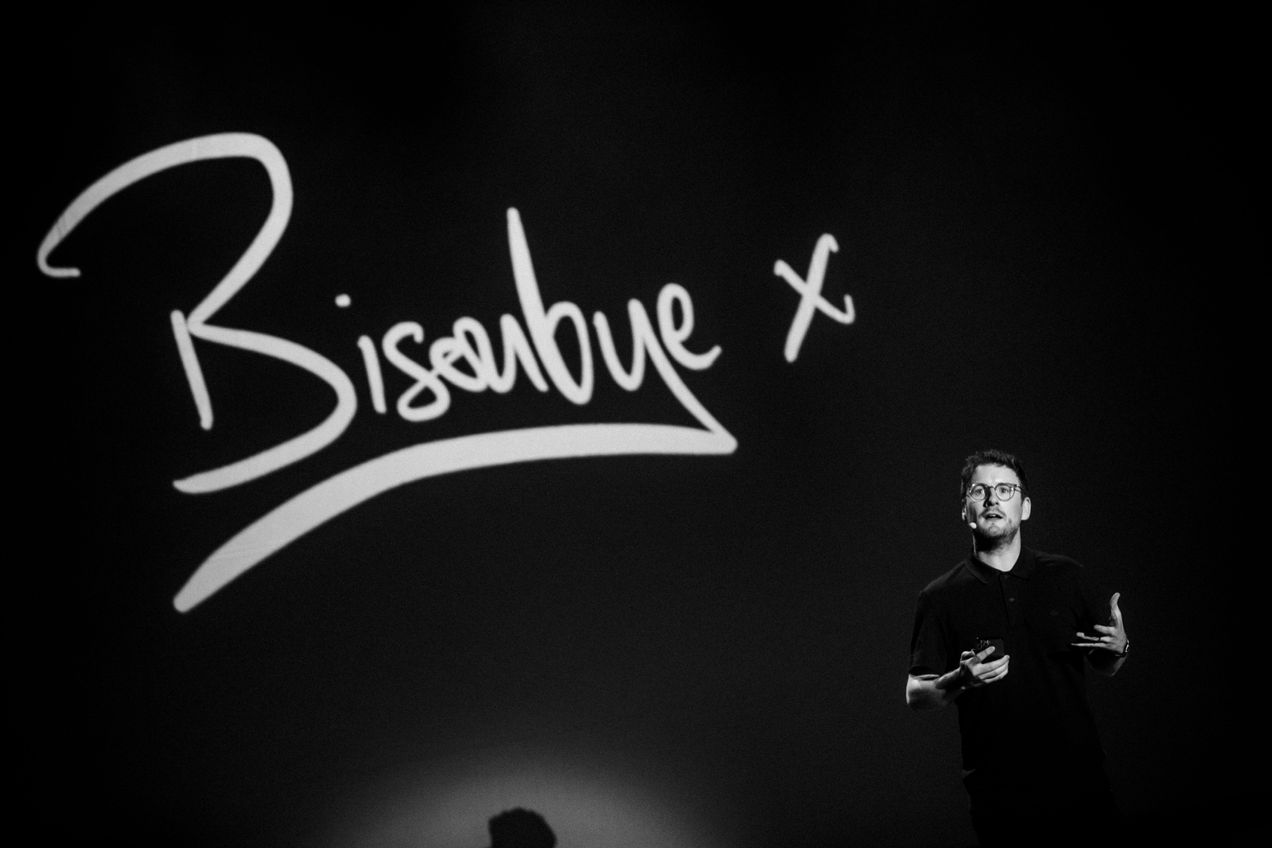 Paul Taylor revient à Londres avec son nouveau spectacle bilingue : Bisoubye x