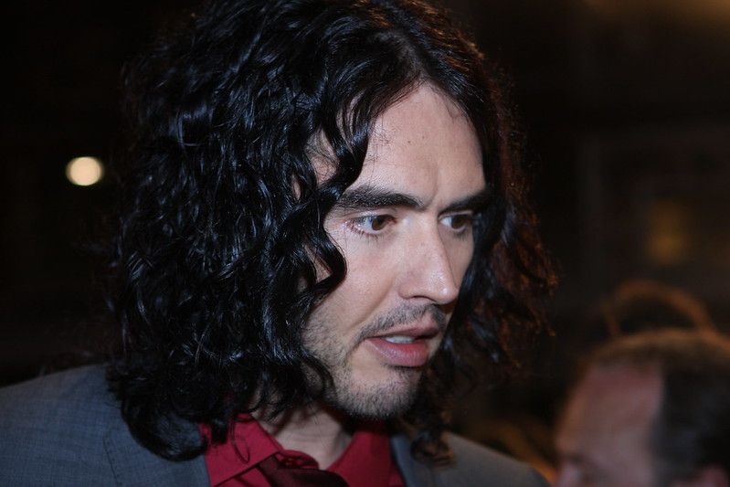 Russell Brand, la chute d'un provocateur aux millions de fans