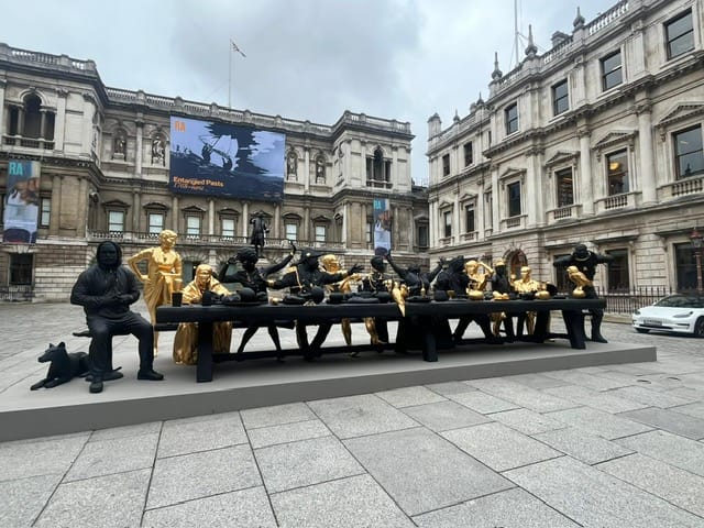 “The First Supper (Galaxy Black)" de l’artiste Tavares Strachan - photo F. Joyce