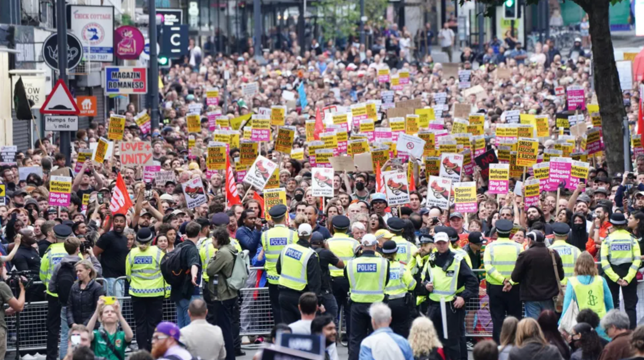 Des milliers de personnes rassemblées au Royaume-Uni pour dire non au racisme et à l'islamophobie