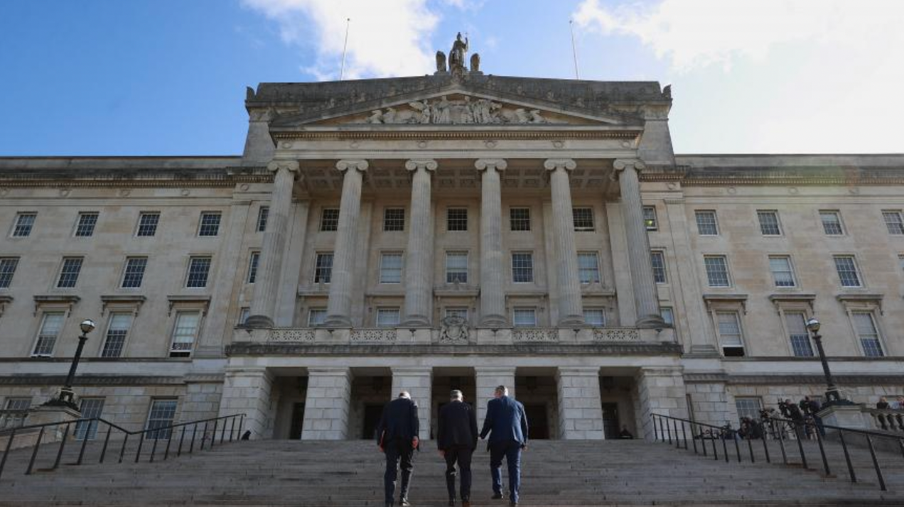 Le parlement nord-irlandais approuve la prolongation des règles commerciales post-Brexit