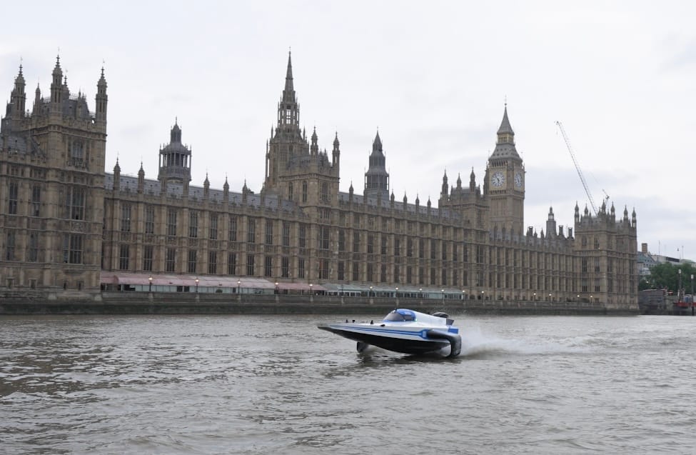 E1 series : adrénaline, puissance et élégance sur la Tamise et jusqu'en Floride !