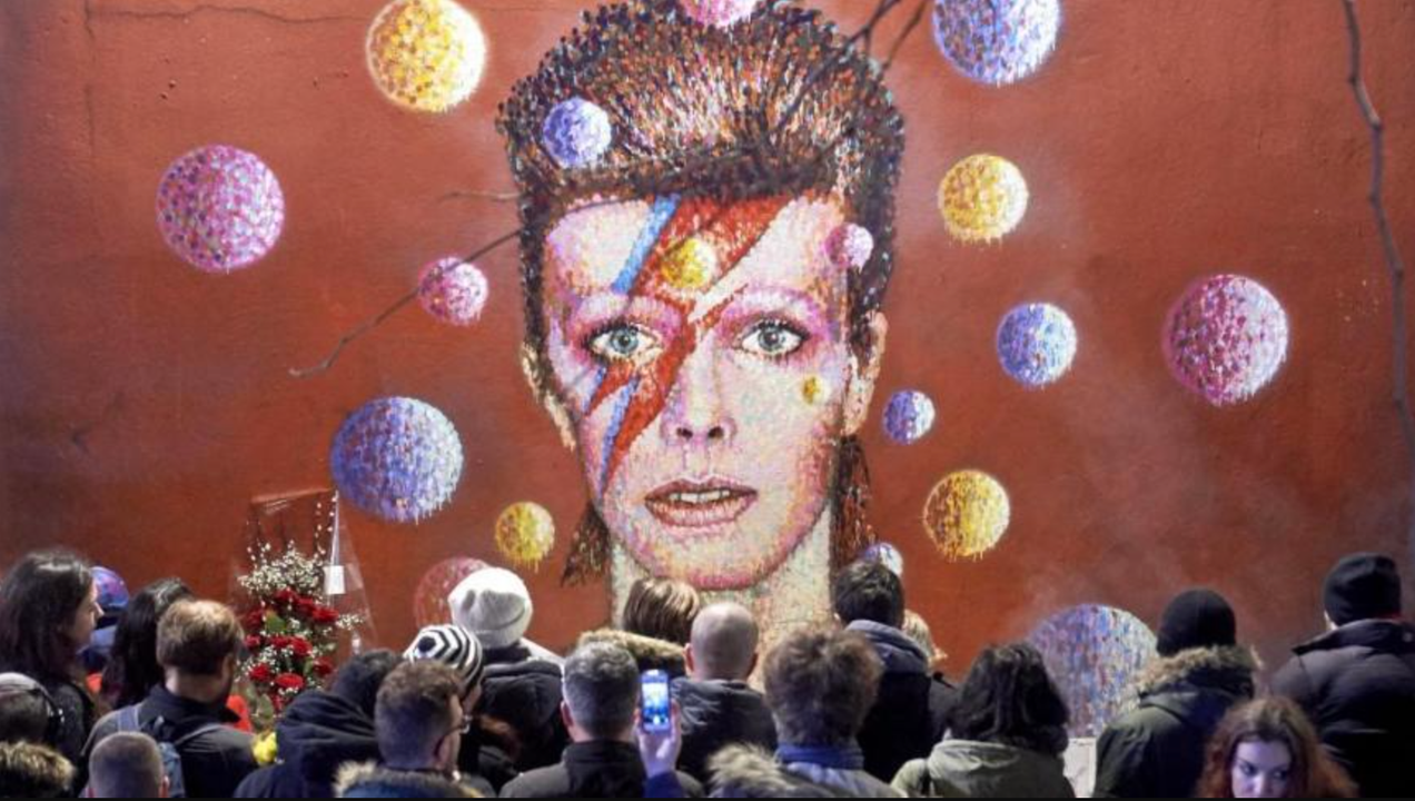 A Londres, un centre David Bowie pour plonger dans l'univers de l'artiste