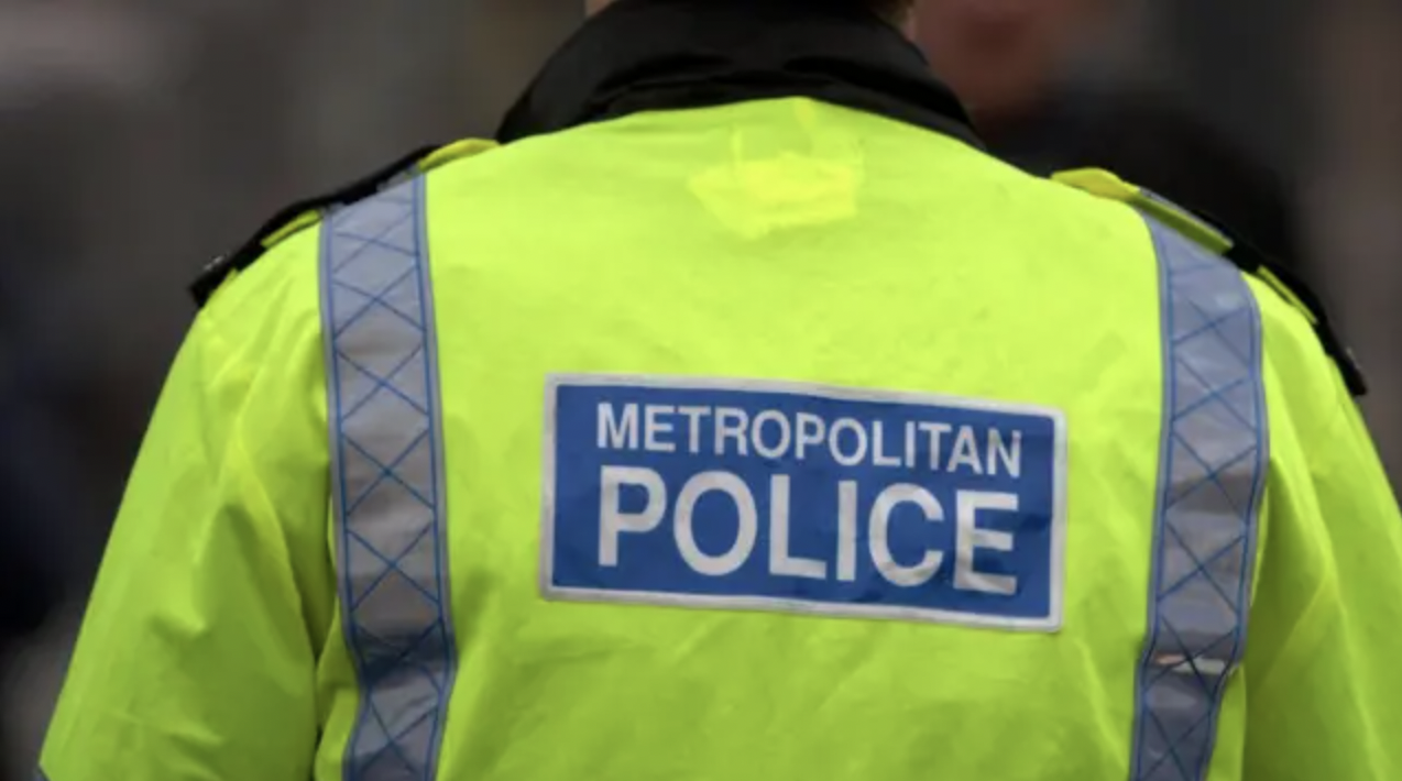 Nouveau scandale à la Metropolitan Police : la BBC révèle des comportements racistes et misogynes