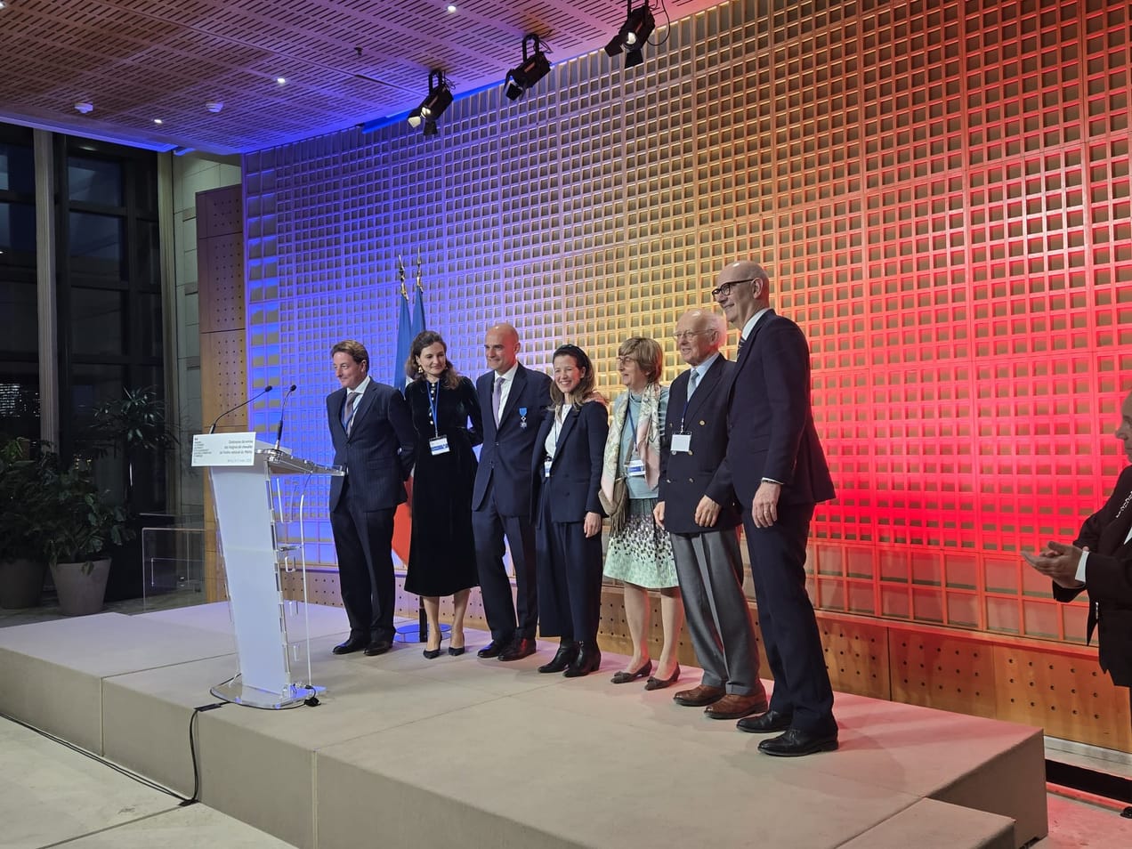 Alexandre Holroyd décoré de l'Ordre national du Mérite