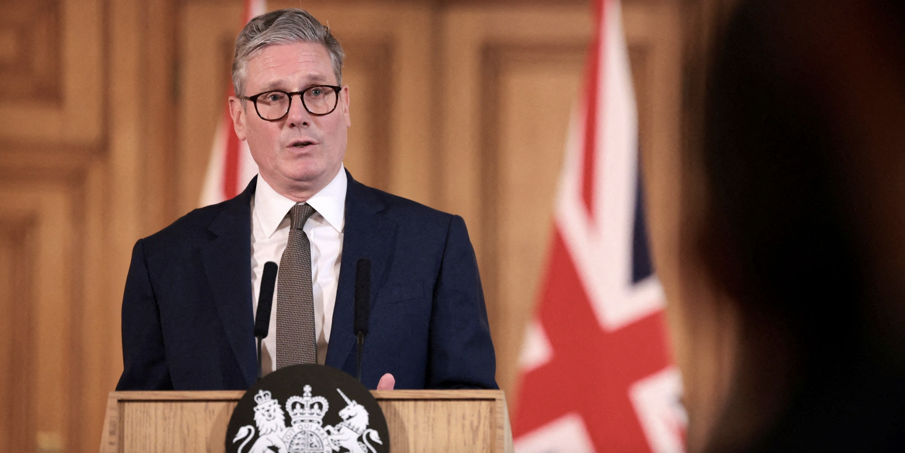 Quinze mois au pouvoir et déjà en sursis : Keir Starmer peut-il survivre politiquement ?