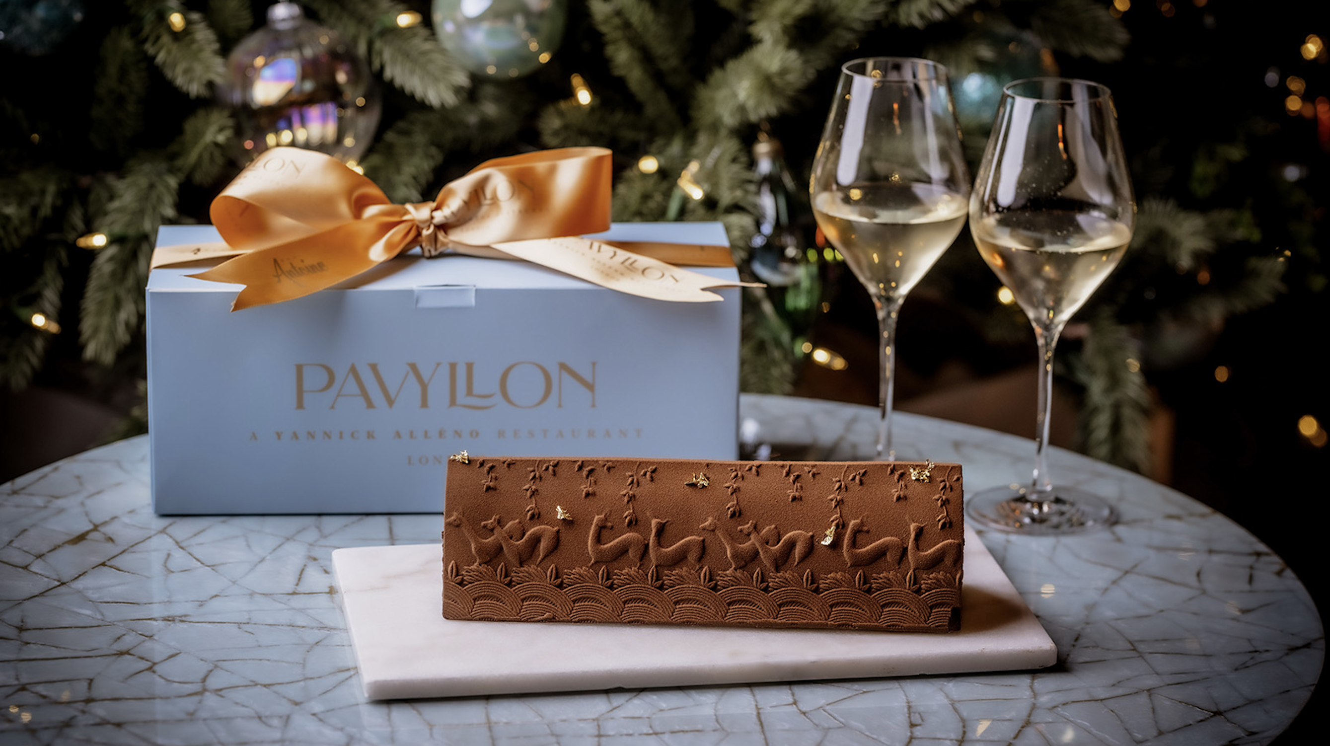 Pavyllon London dévoile sa Bûche de Noël d'exception au profit de StreetSmart