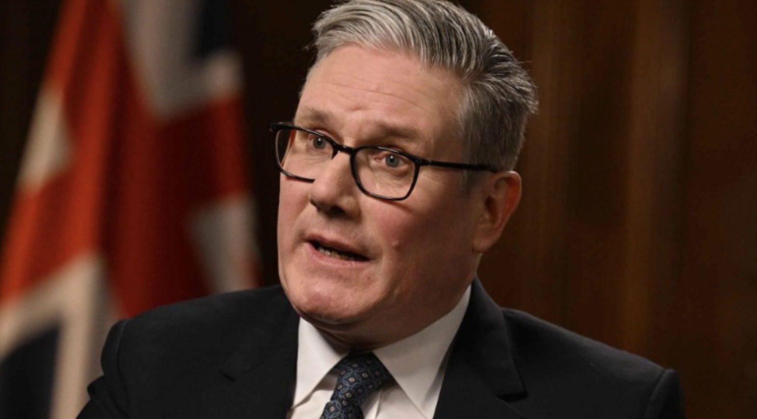 Starmer s'accroche malgré 76% d'opinions défavorables et veut se rapprocher de l'UE