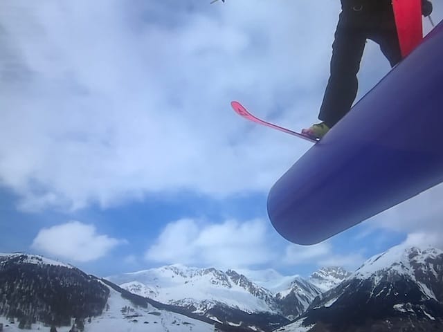 Sports de montagne, de vitesse, nautiques... entre loisir et danger, passion et dépassement