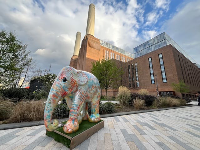 L'Elephant Trail à Battersea : une promenade joyeuse, poétique et caritative avec les enfants