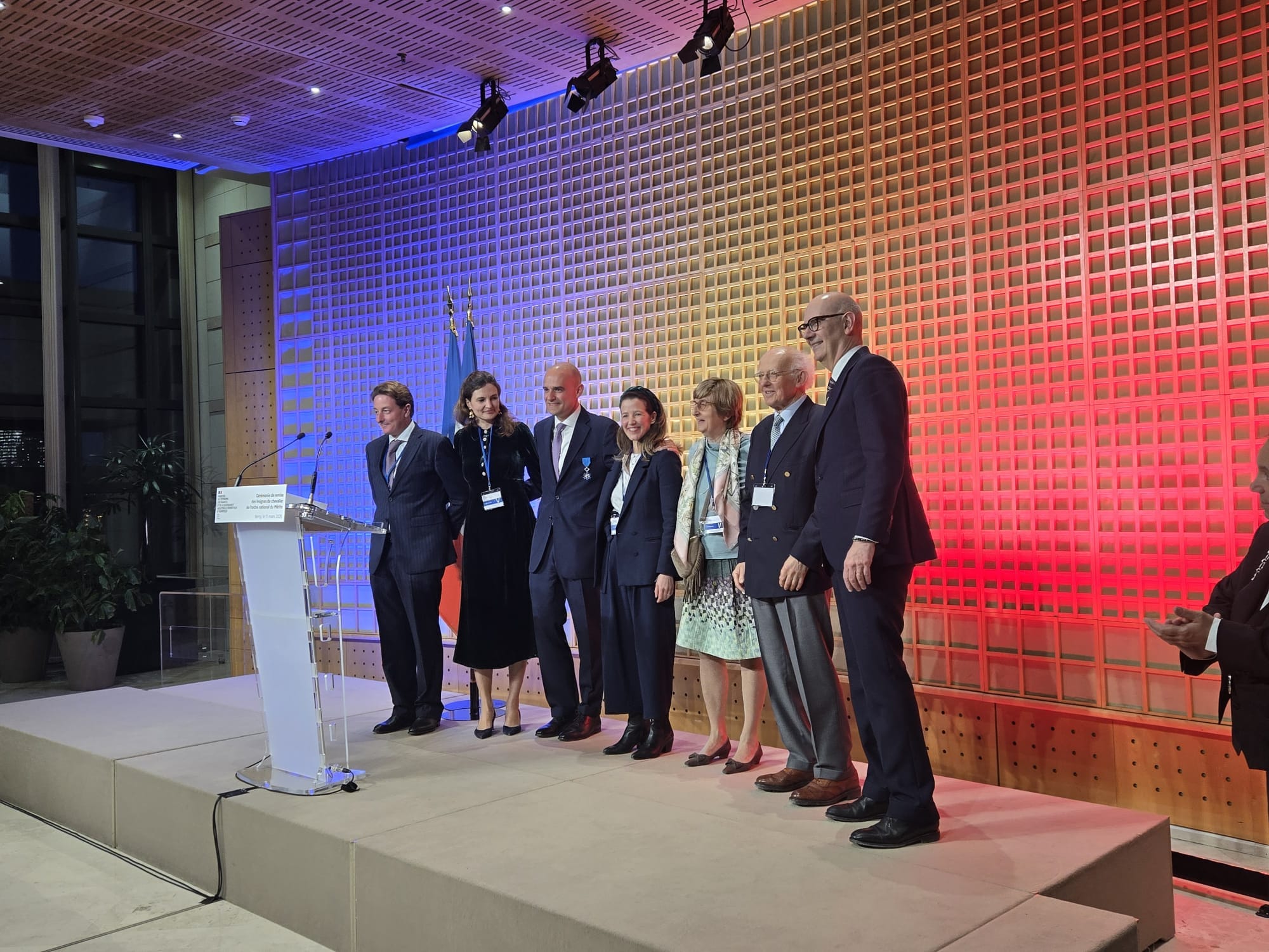 Alexandre Holroyd décoré de l'Ordre national du Mérite