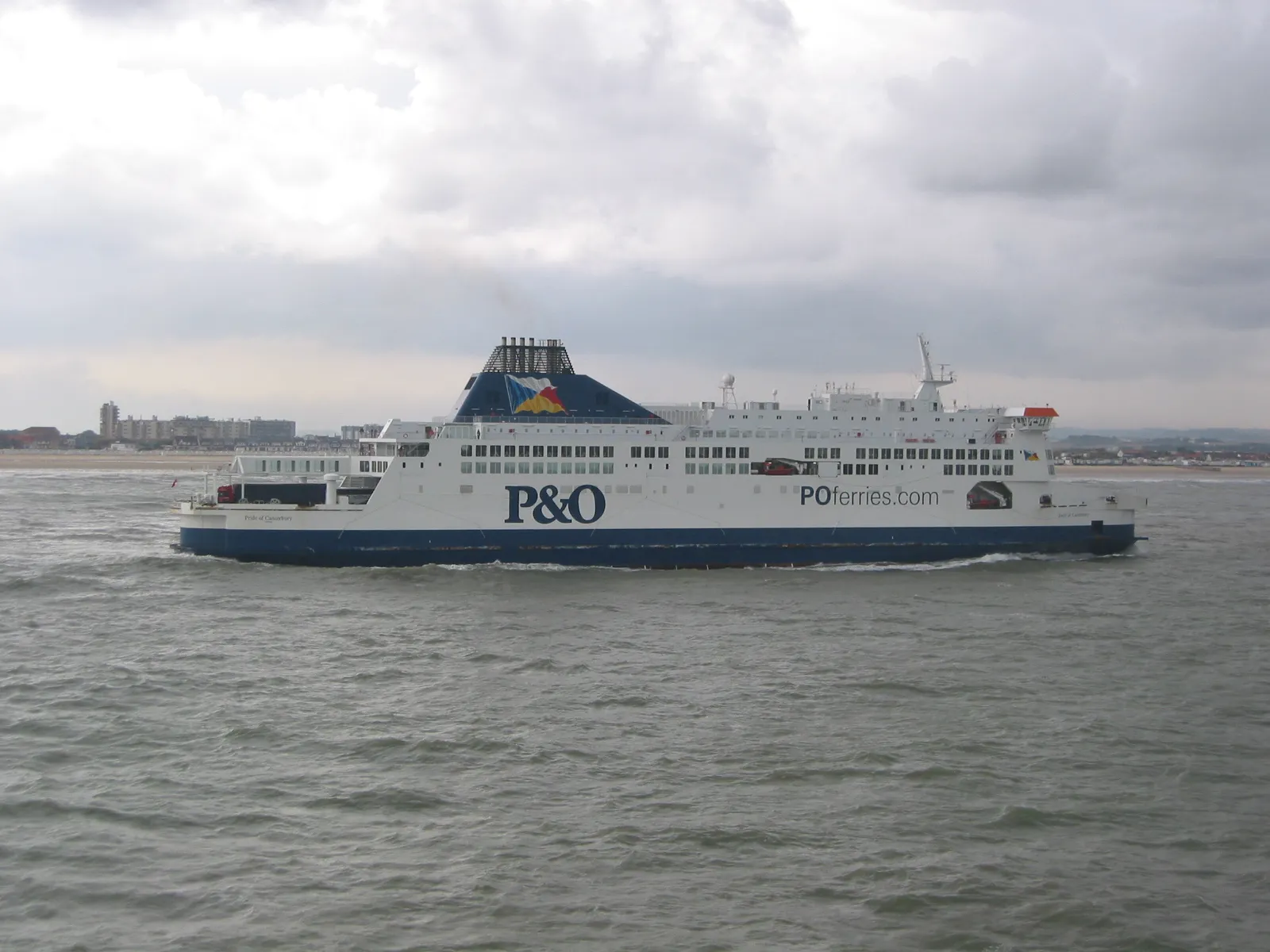 P&O Ferries suscite la colère en licenciant 800 marins pour assurer sa "survie"