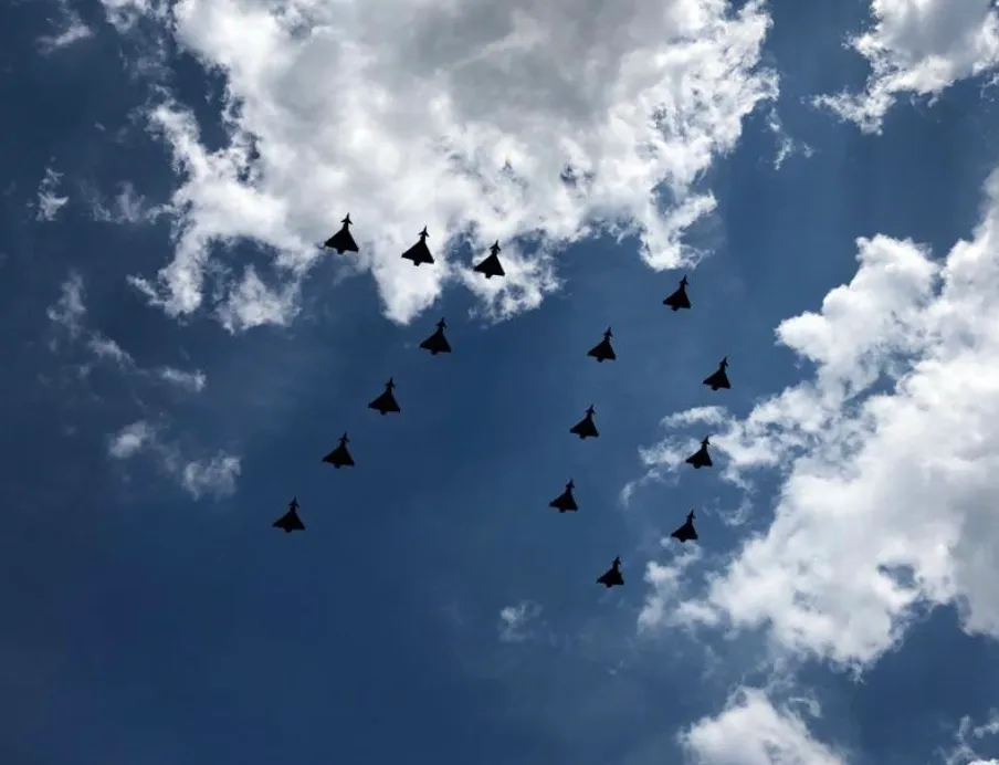 Les chevaliers du ciel de la Royal Air Force célèbrent les 70 ans de règne d’Elisabeth II